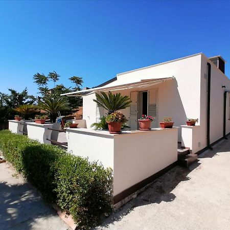 Casa Vacanze Villa Tropia Camastra Eksteriør billede