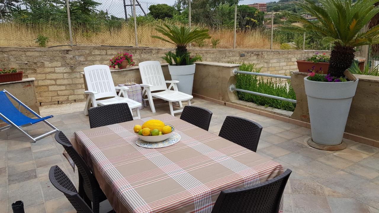 Casa Vacanze Villa Tropia Camastra Eksteriør billede
