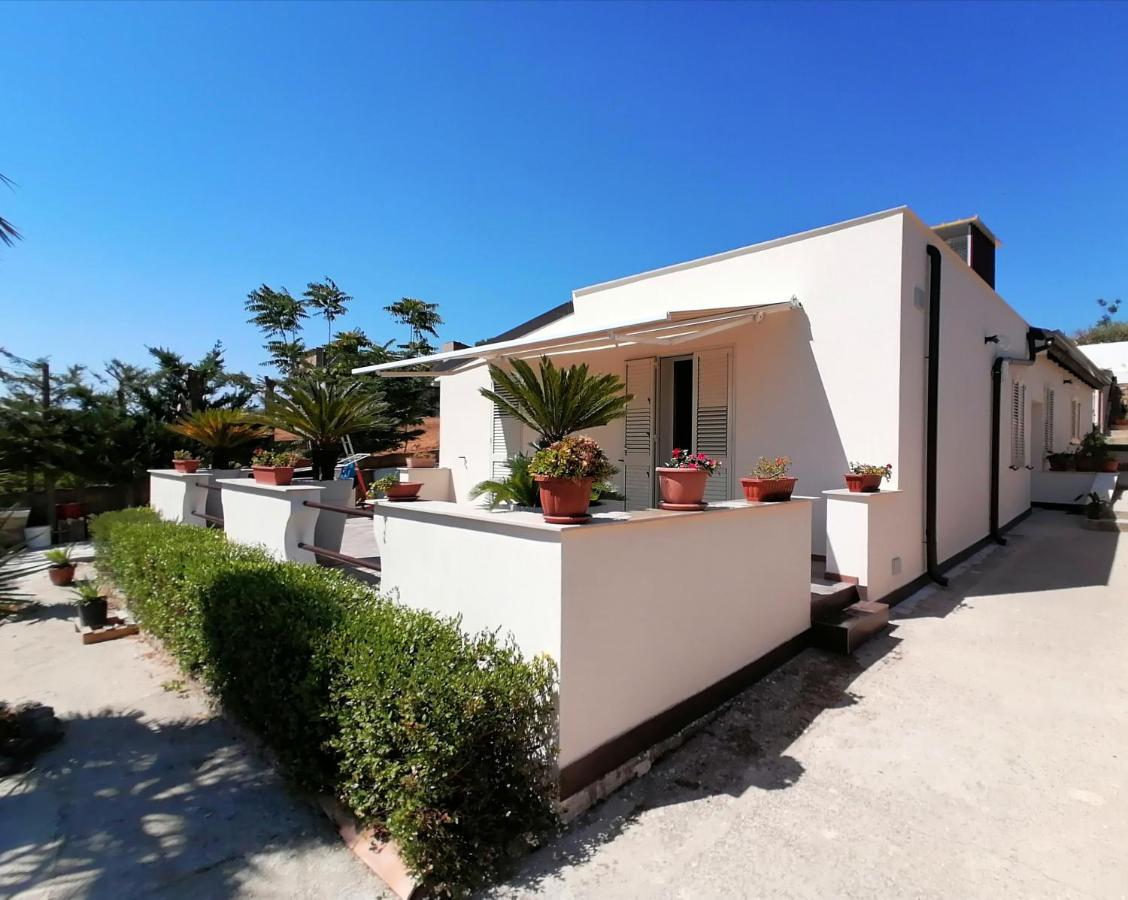 Casa Vacanze Villa Tropia Camastra Eksteriør billede