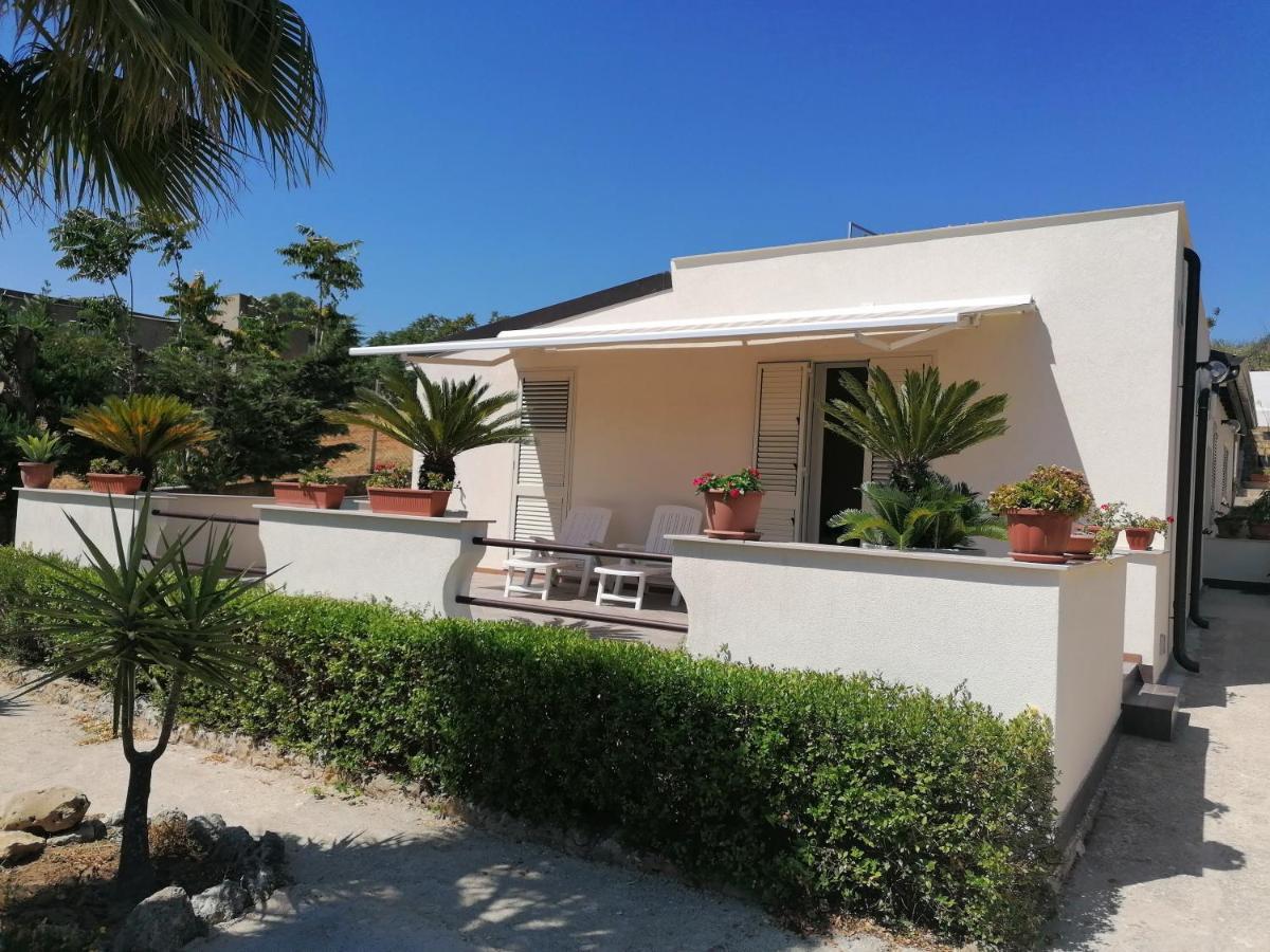Casa Vacanze Villa Tropia Camastra Eksteriør billede