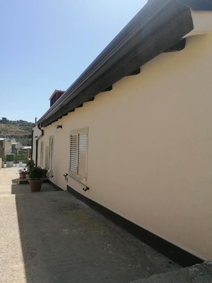 Casa Vacanze Villa Tropia Camastra Eksteriør billede