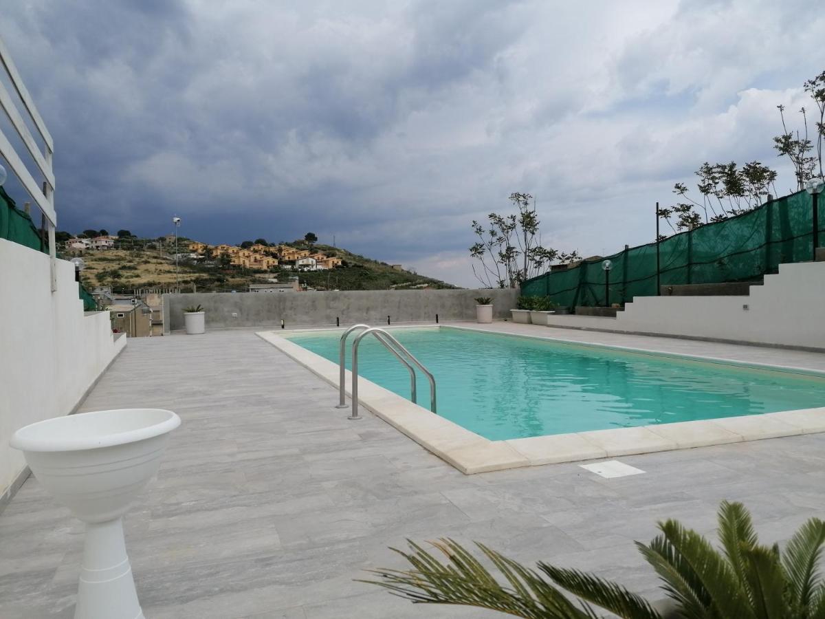 Casa Vacanze Villa Tropia Camastra Eksteriør billede