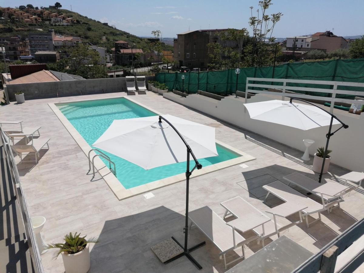 Casa Vacanze Villa Tropia Camastra Eksteriør billede